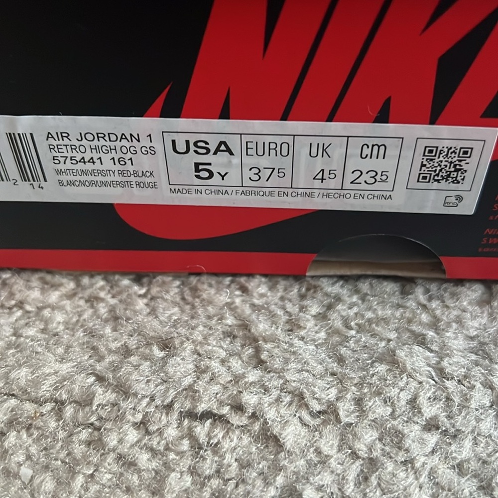Boys Air Jordan 1 Red and White - Picture 4 of 6